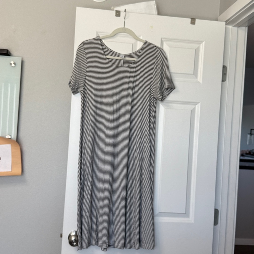 Old Navy Black and White Striped Dress